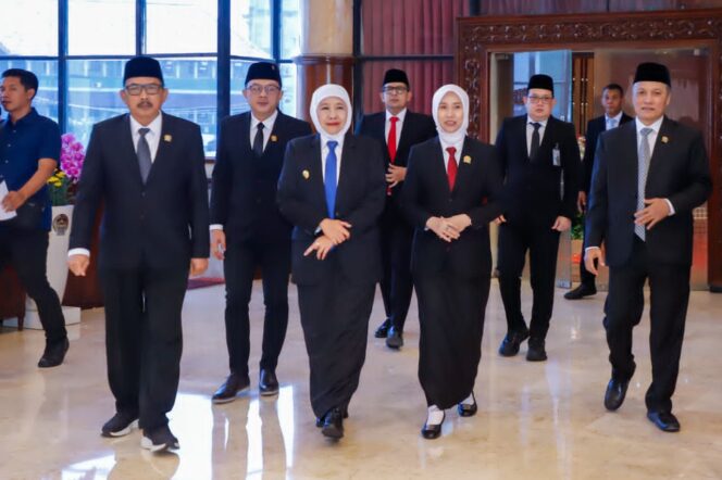 
Gubernur Khofifah Apresiasi Dukungan DPRD, Pengelolaan APBD Jatim 2025 Dinilai Transparan dan Akuntabel