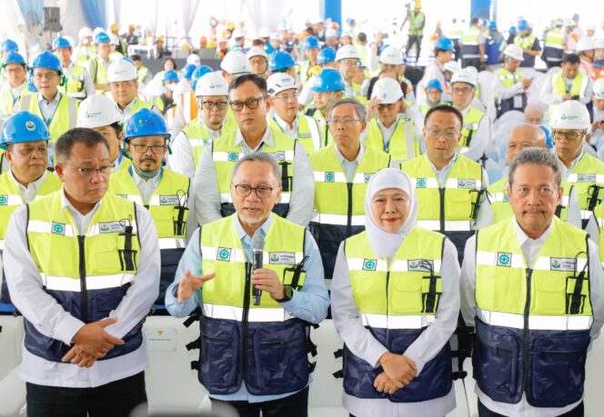 
Pelabuhan Hijau dan Cerdas Perkuat Daya Saing Logistik, Gubernur Khofifah Nyatakan Kesiapan Jawa Timur