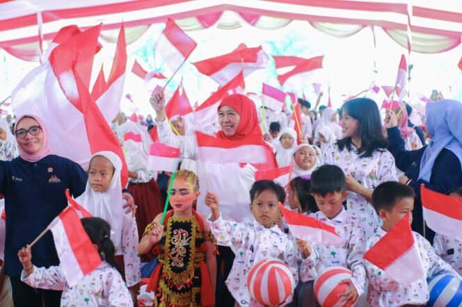 
Pemenuhan Hak Anak Jadi Investasi Bangsa, Gubernur Khofifah Serukan Kolaborasi Semua Elemen