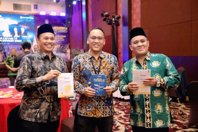 
Kabag Humas Pemprov Jatim Zainal Muttaqin Dorong Penguatan Kompetensi SDM Humas Pemerintah Hadapi Disrupsi Teknologi