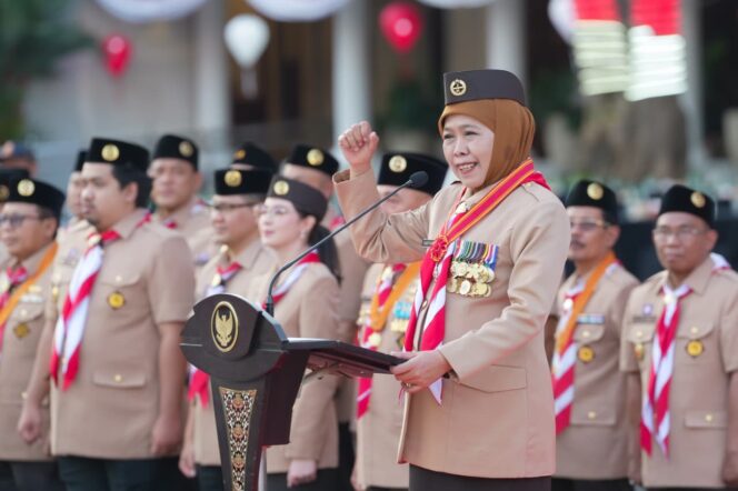 
Gubernur Khofifah Pesankan Semangat Heroisme dan Nasionalisme kepada 1.537 Kontingen Pramuka Jatim