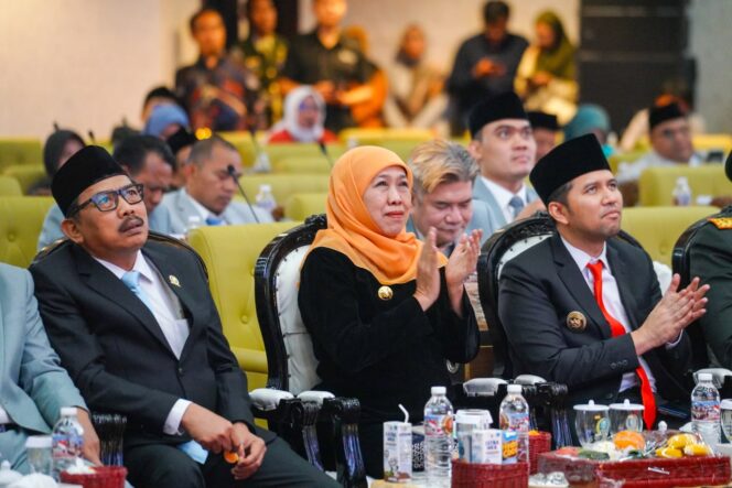 
Perkuat Pangan, Respons Cepat, dan Pembangunan SDM, Gubernur Khofifah Selaraskan Kebijakan Jatim dengan Arahan Presiden Prabowo