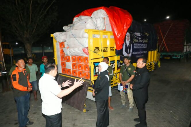 
Jawa Timur Bergerak untuk NTT, Gubernur Khofifah Kerahkan Tim SAR dan Tenaga Kesehatan serta Siapkan Bantuan Logistik