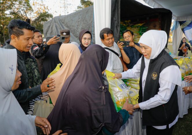 
Jangkau 118 Titik di Jatim, Gubernur Khofifah Konsisten Jaga Daya Beli dan Ketahanan Pangan Masyarakat
