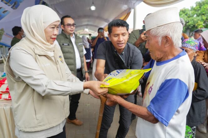 
Gubernur Khofifah Dorong Ketahanan Pangan di Tengah Kemarau, Harga Bahan Pokok di Lumbang Dipangkas