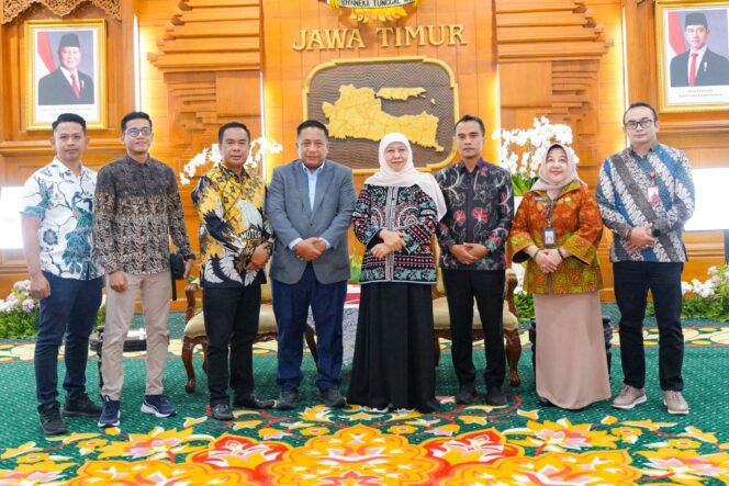 
Gubernur Khofifah Terima Investor Dubai dan Tiongkok, Bahas Percepatan Pembangunan Kawasan Industri Bangkalan