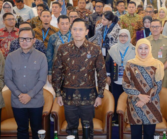 
Gubernur Khofifah Perkuat Transformasi Kawasan Kumuh melalui Permata Jatim, Sikawanku Jadi Basis Data dan Pengambilan Kebijakan