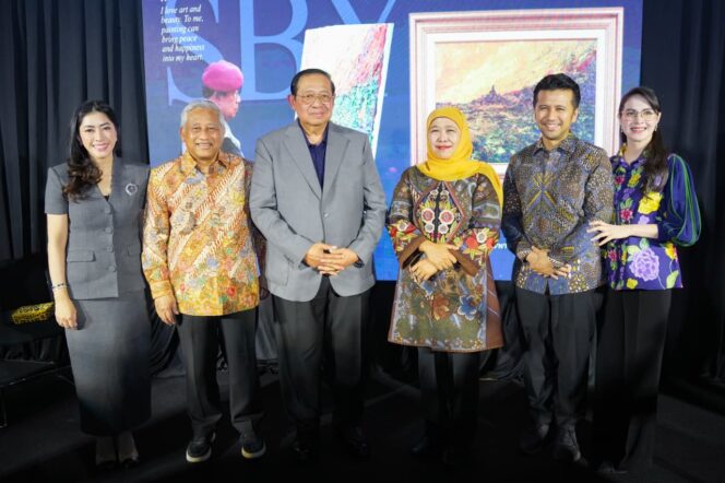 
Gubernur Khofifah Apresiasi Perjalanan SBY dari Pengabdian hingga Berkarya melalui Seni Lukis untuk Indonesia