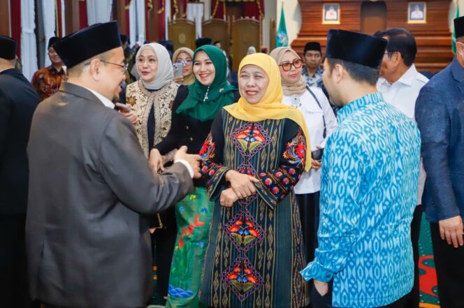 
Gubernur Khofifah Buka Ruang Sinergi dengan ICMI Jatim, Dorong Hasil Riset Perguruan Tinggi Berdampak bagi Masyarakat