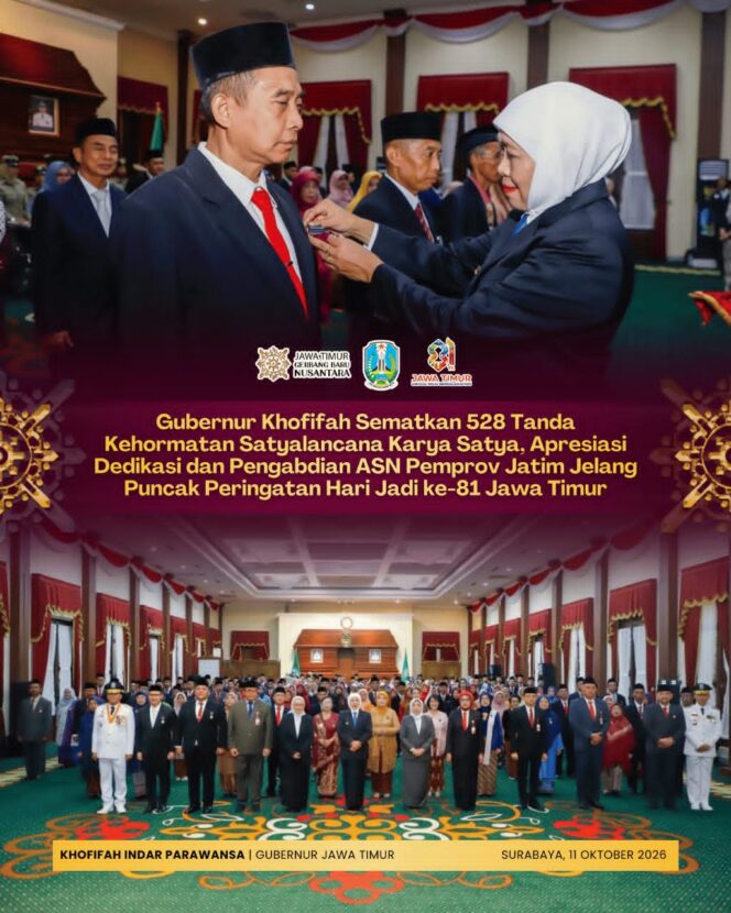 
Satyalancana Karya Satya untuk 528 ASN Jatim, Khofifah: Pengabdian Harus Terus Memberi Manfaat bagi Masyarakat