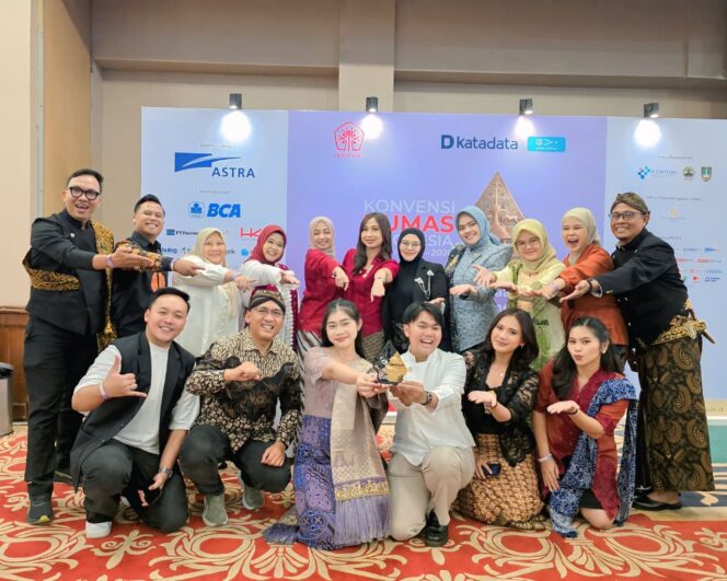 
Sukses Gelar Kegiatan Kehumasan Terbanyak, BPC PERHUMAS Surabaya Raya Boyong Penghargaan Nasional