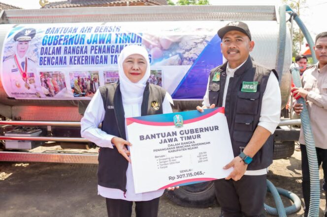 
Gubernur Khofifah Tinjau Kenongorejo Ngawi dan Minta Dinas SDA Cek Sumber Air Alternatif