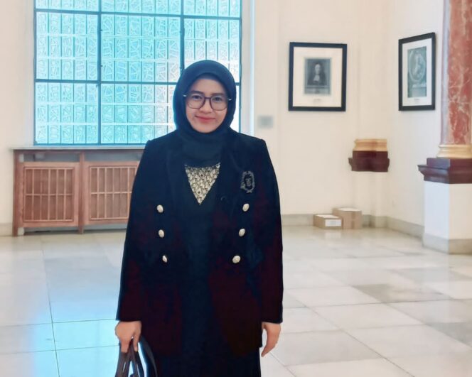 
Raih ISC Fellow di Paris, Sri Fatmawati Harumkan Nama Indonesia di Kancah Sains Global