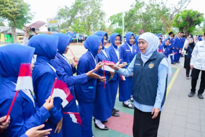 
Gubernur Khofifah Tegaskan Komitmen Pemerataan Akses Pendidikan Melalui Bantuan Afirmasi di Pacitan
