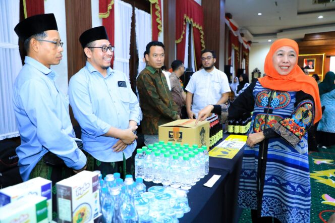 
Gubernur Khofifah Optimis Produk UKM Jatim Mampu Bersaing dan Berjaya di Pasar Internasional
